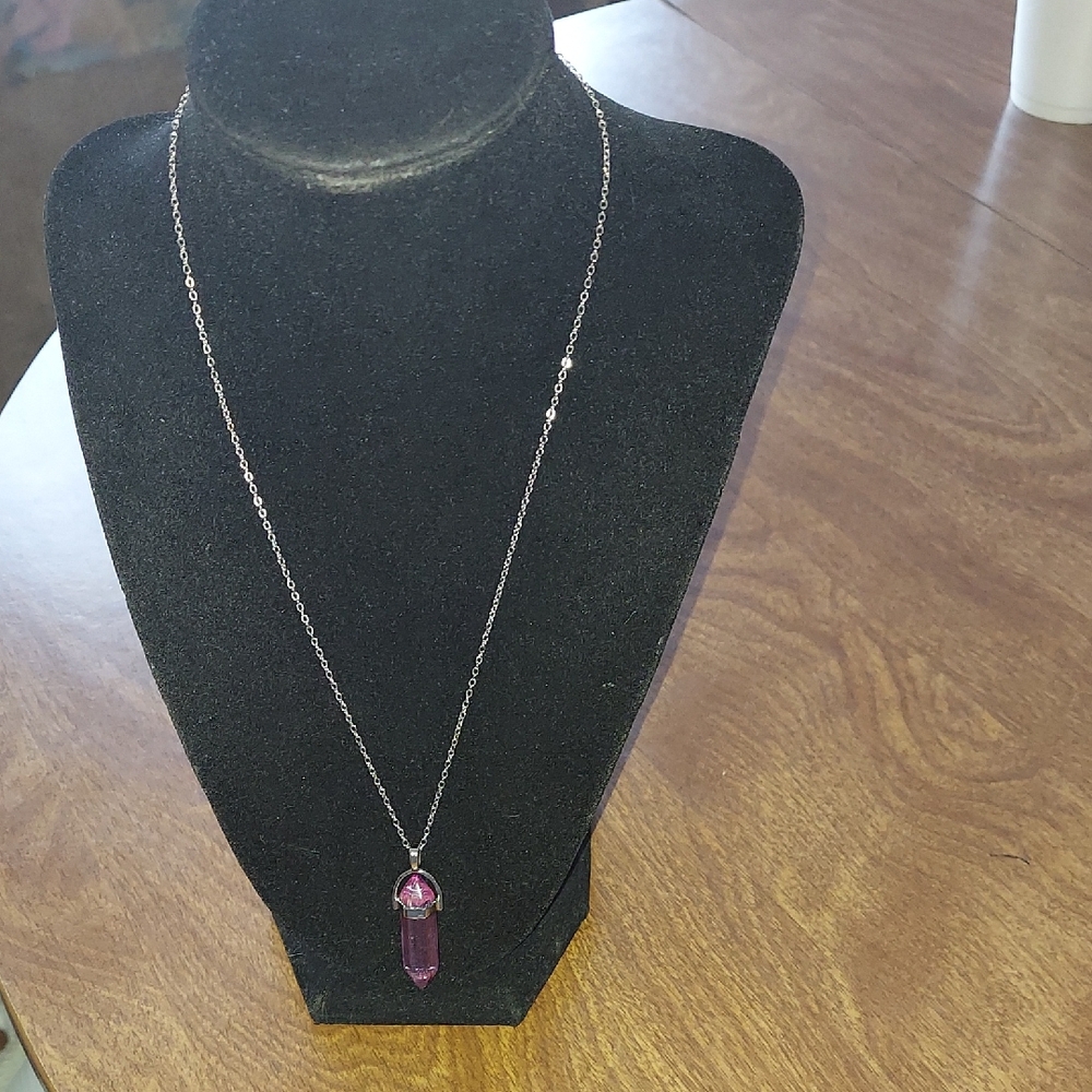 Elegant Lavander Crystal Pendant Necklace